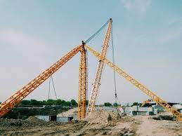 its represents derrick crane 